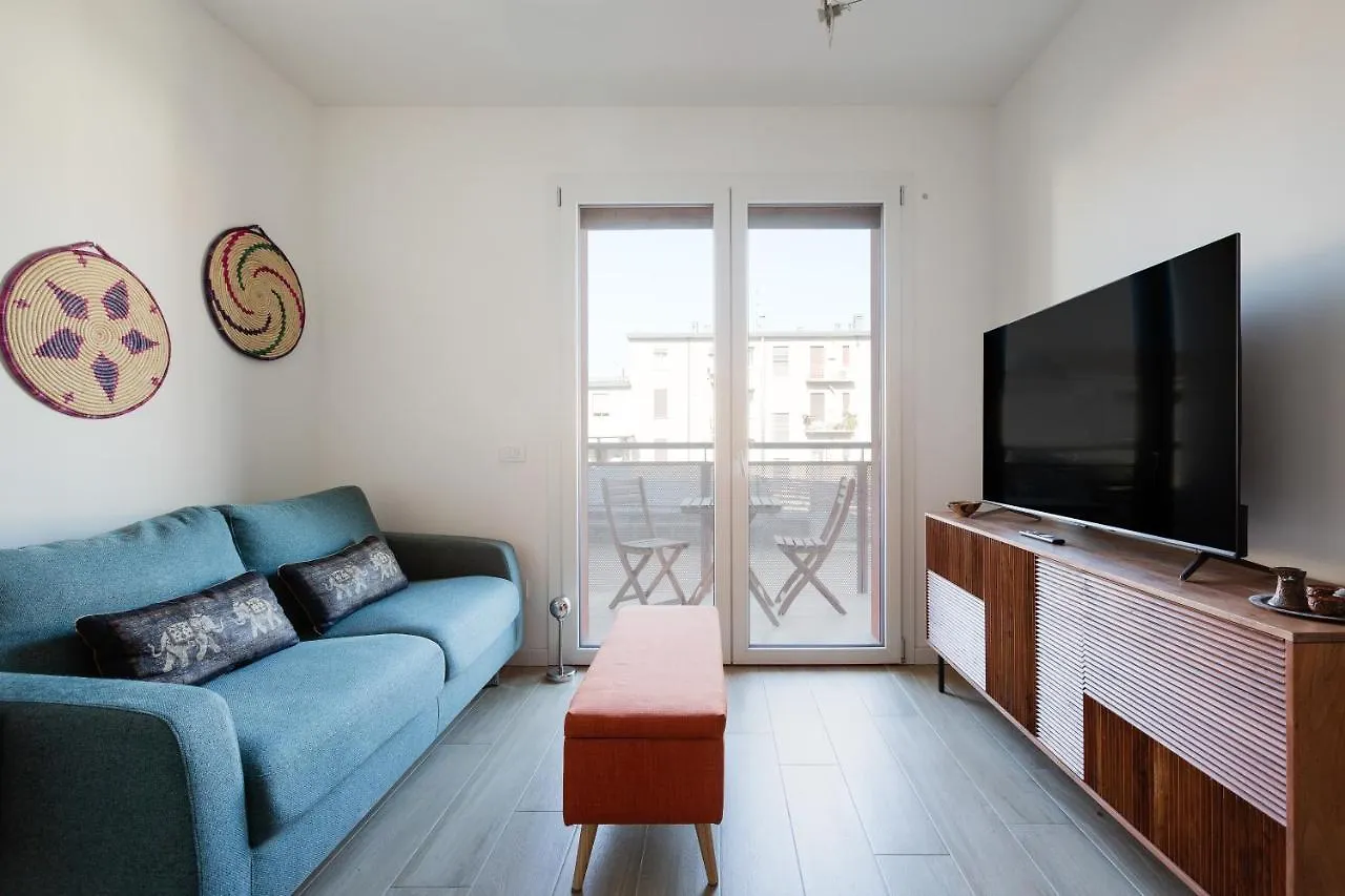 Renovated Milano Politecnico Terrace Apt Apartment